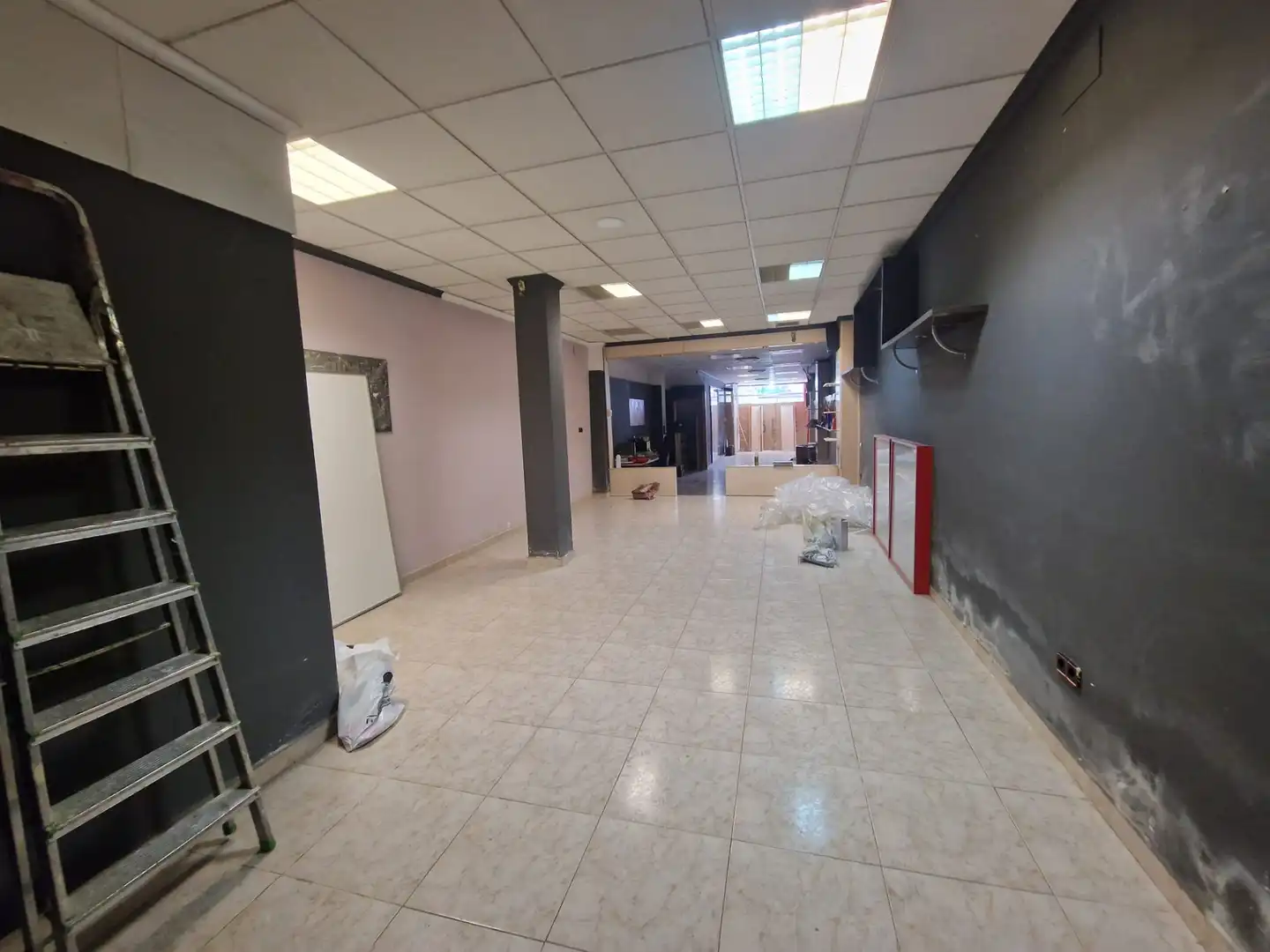 Local comercial en venta en Avinguda Rei en Jaume 153, imagen 2
