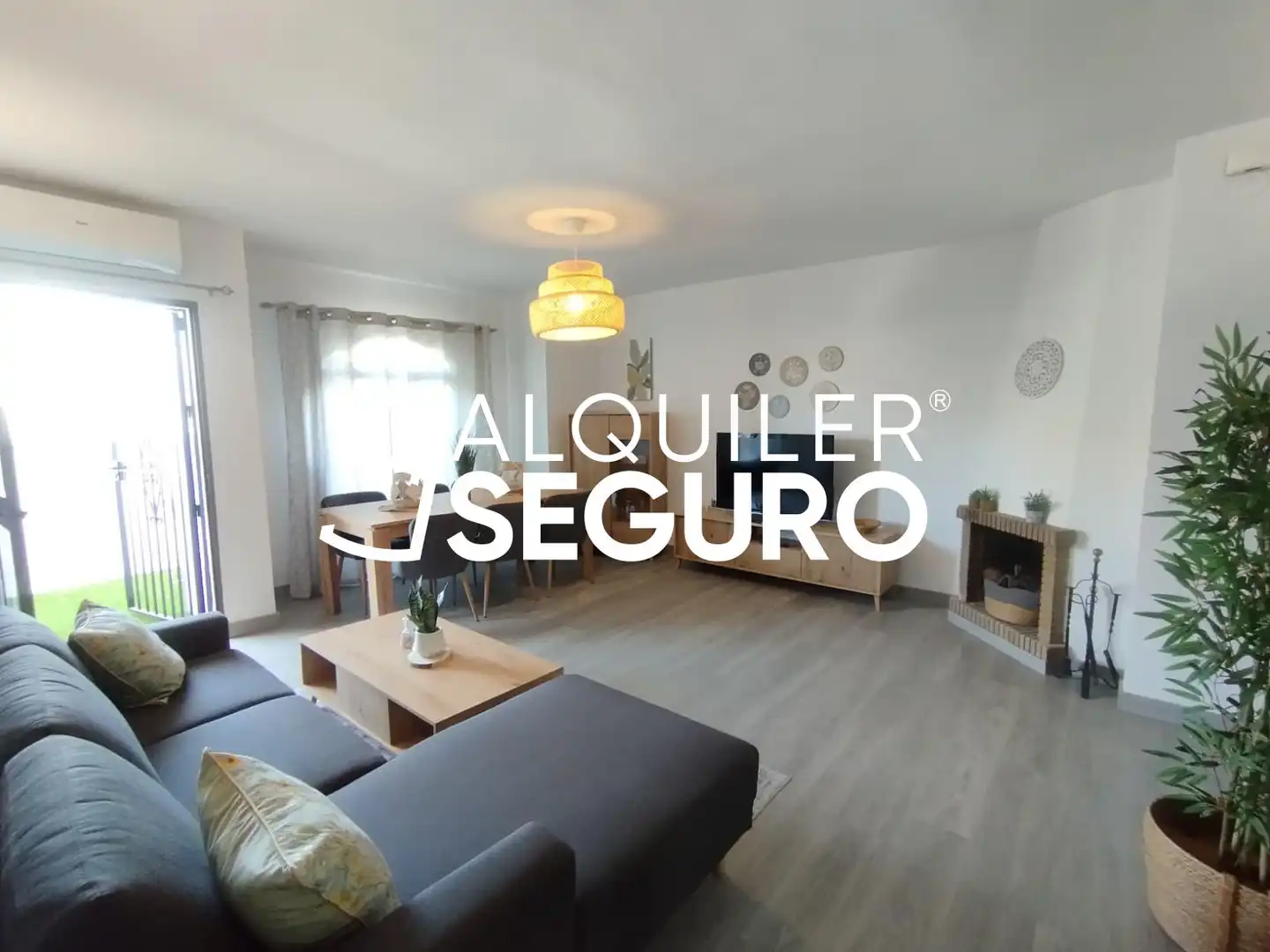 Wohnzimmer von Wohnung zur Miete in Mijas mit Terrasse, Schwimmbad und Möbliert