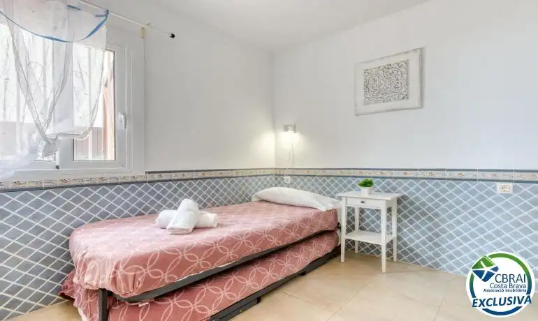 Habitación de Finca rústica en venta en Roses con Calefacción, Amueblado y Piscina comunitaria