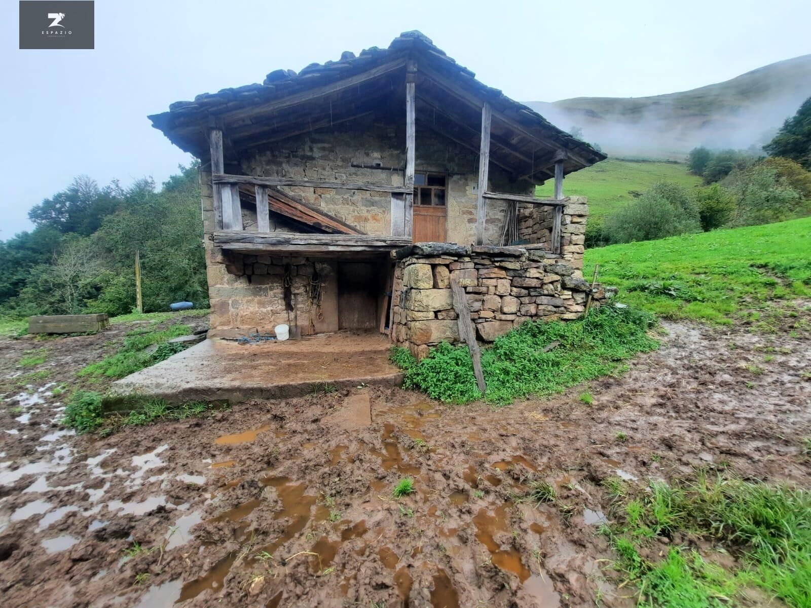 Exterior view of Country house for sale in Vega de Pas  with Private garden