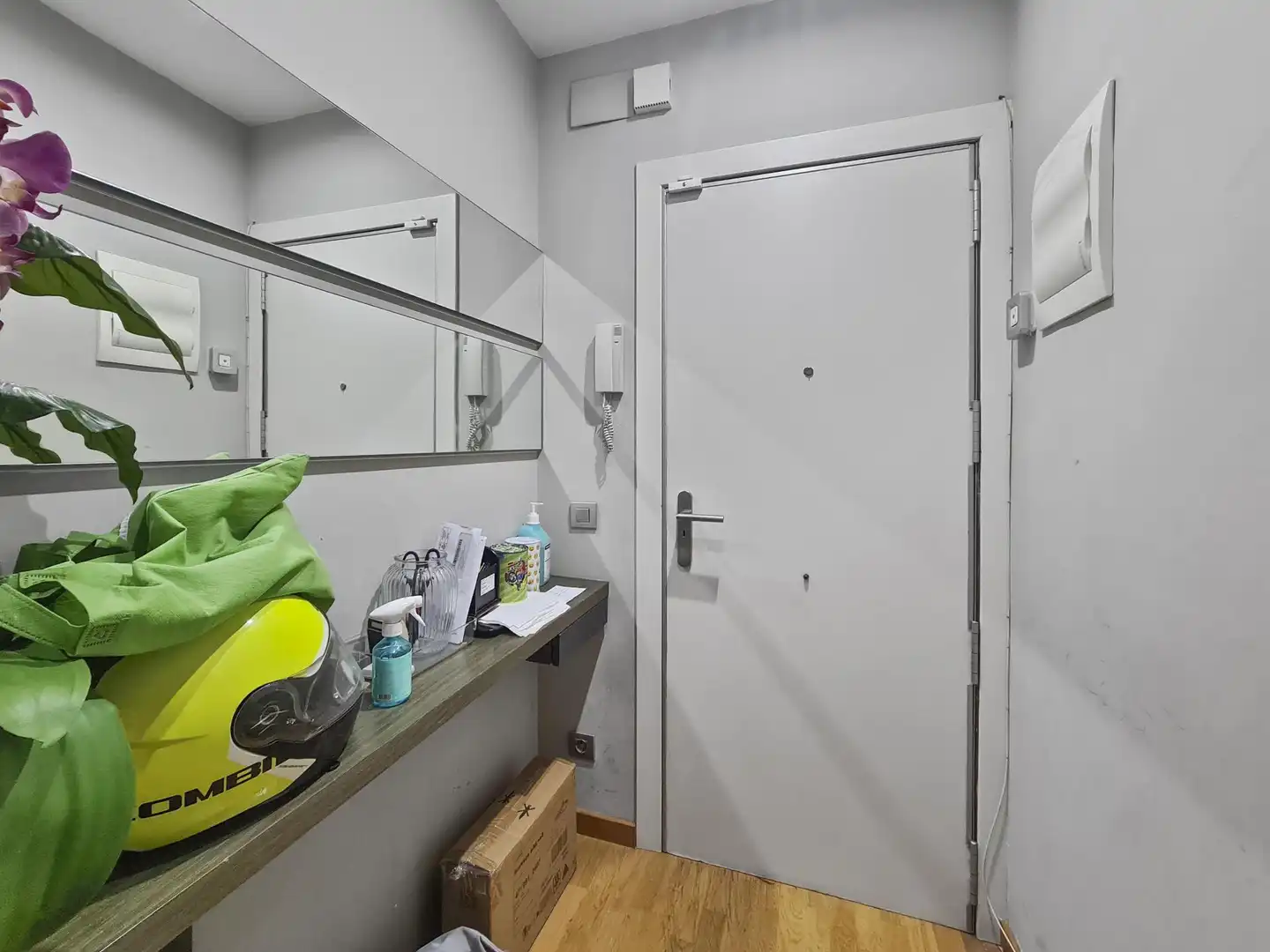 Flat with terrace for sale in del Comte Borrell, imagen 2