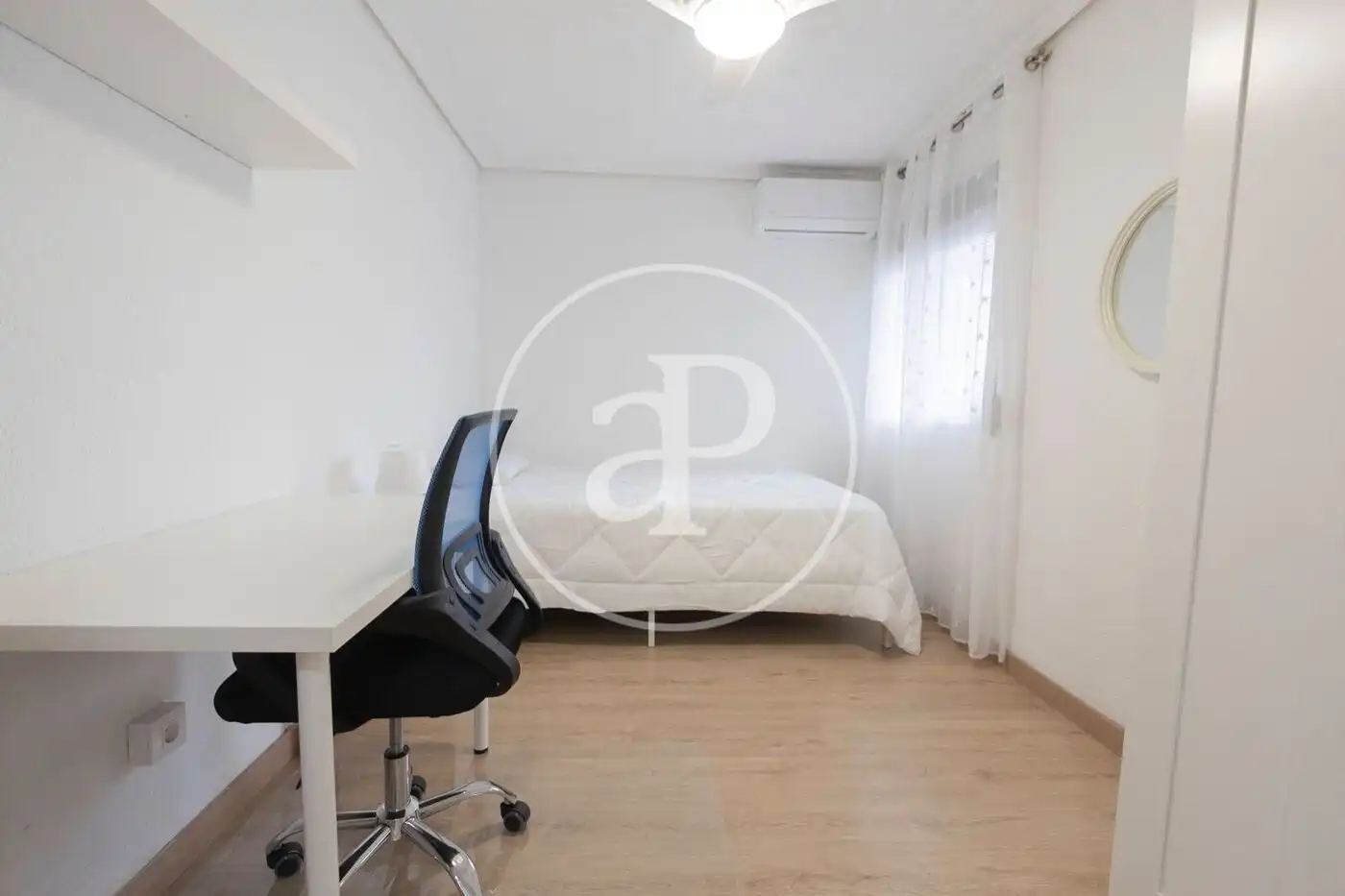 Habitación de Piso de alquiler en Valencia con Aire acondicionado, Calefacción y Amueblado