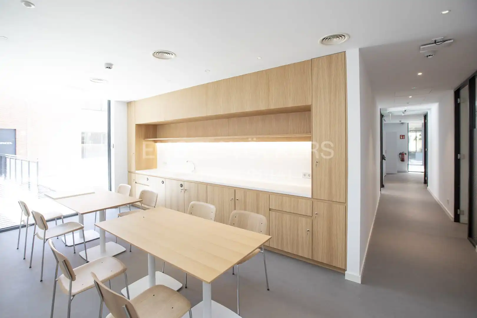 Büro zur Miete in Barcelona mit Klimaanlage, Terrasse und Möbliert