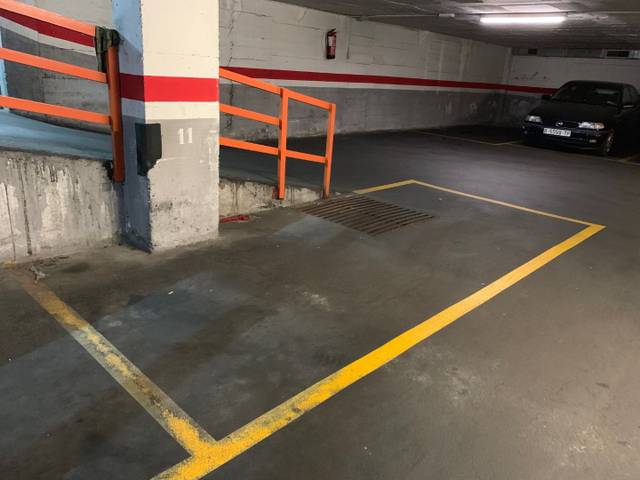 Garaje en Alquiler en N/A en Sants