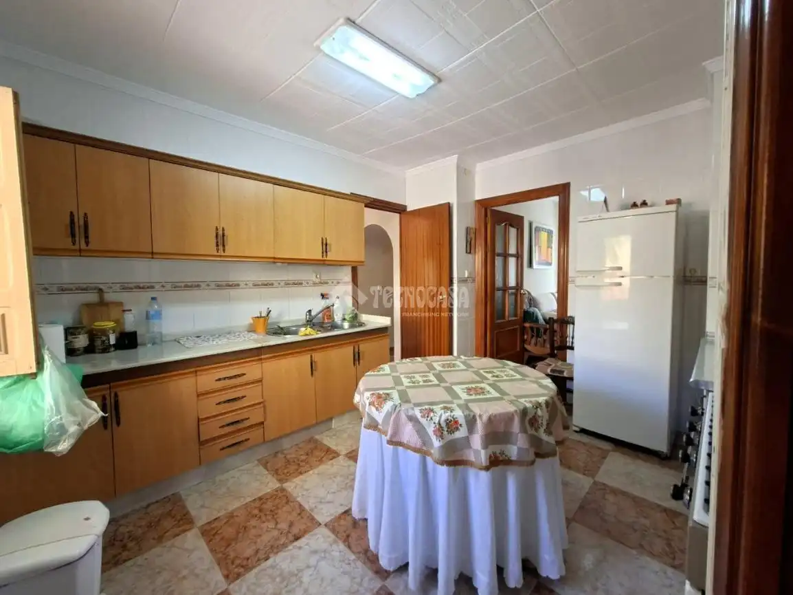 Kitchen of Detached homes for sale in Darro