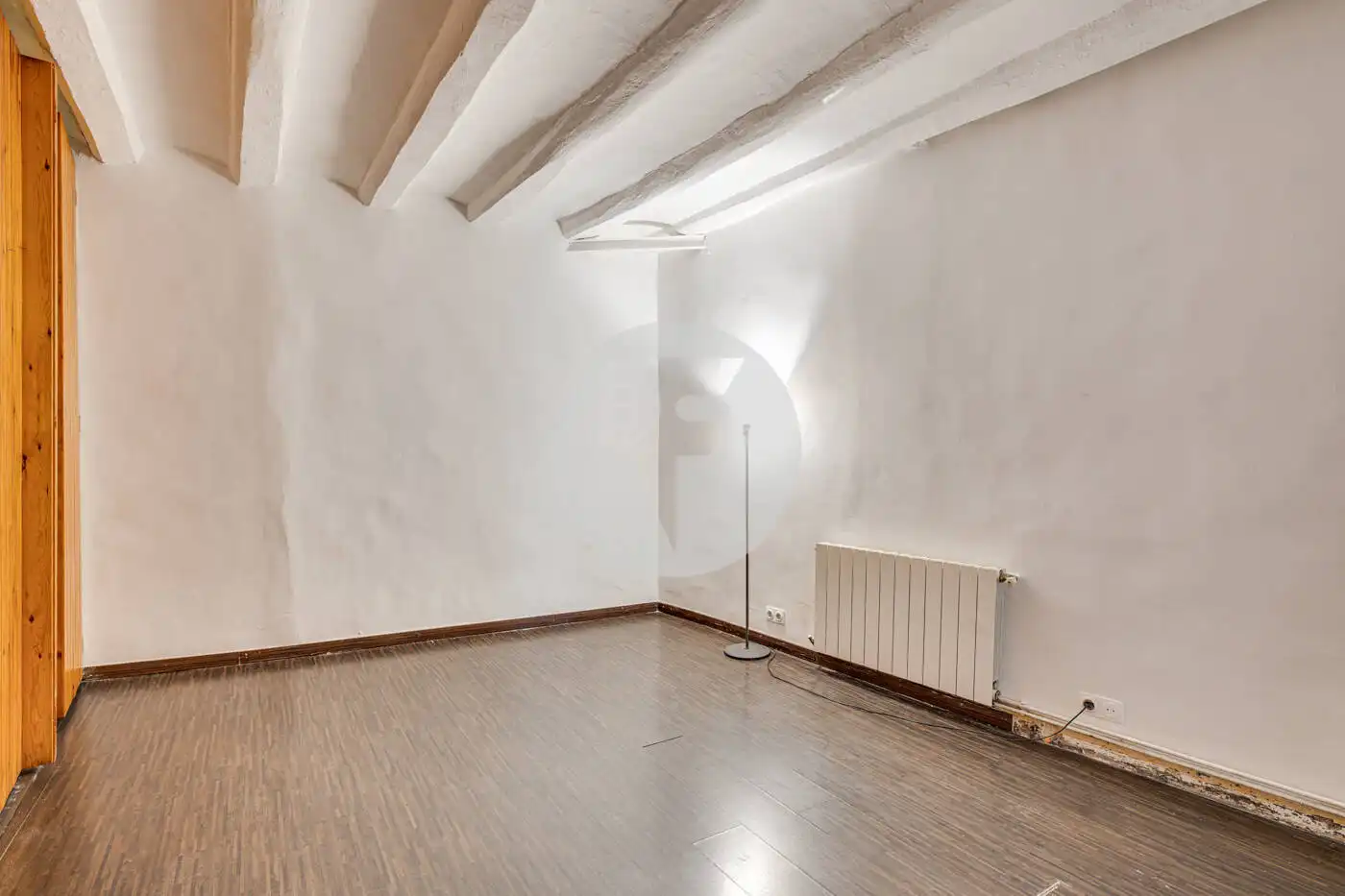 Piso en venta en Barcelona con Calefacción y Balcón