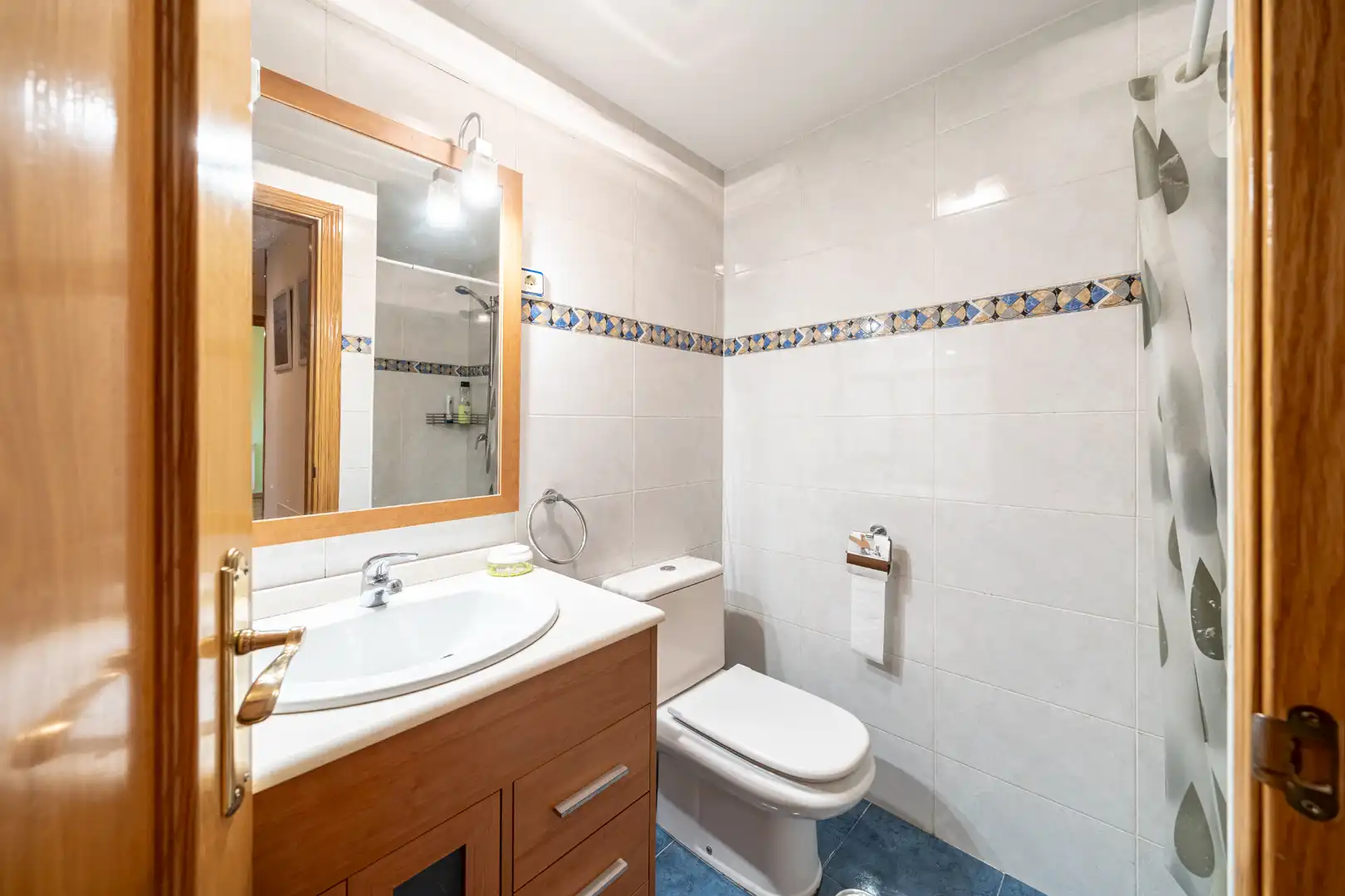 Bathroom of Flat for sale in Torrejón de Ardoz  with Air Conditioner, Heating and Parquet flooring
