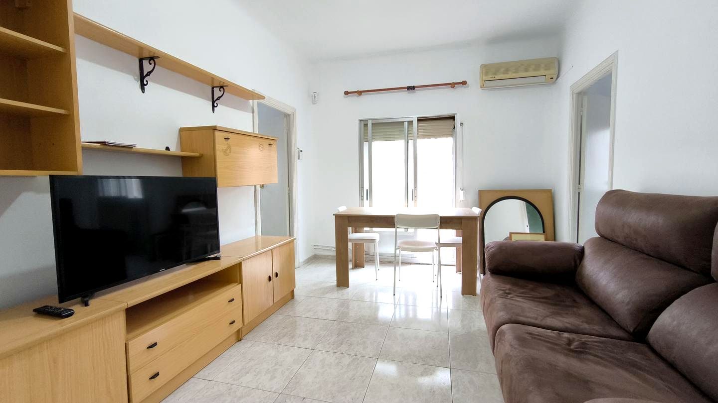 Living room of Flat to rent in Cuenca Capital  with Heating, Terrace and Furnished