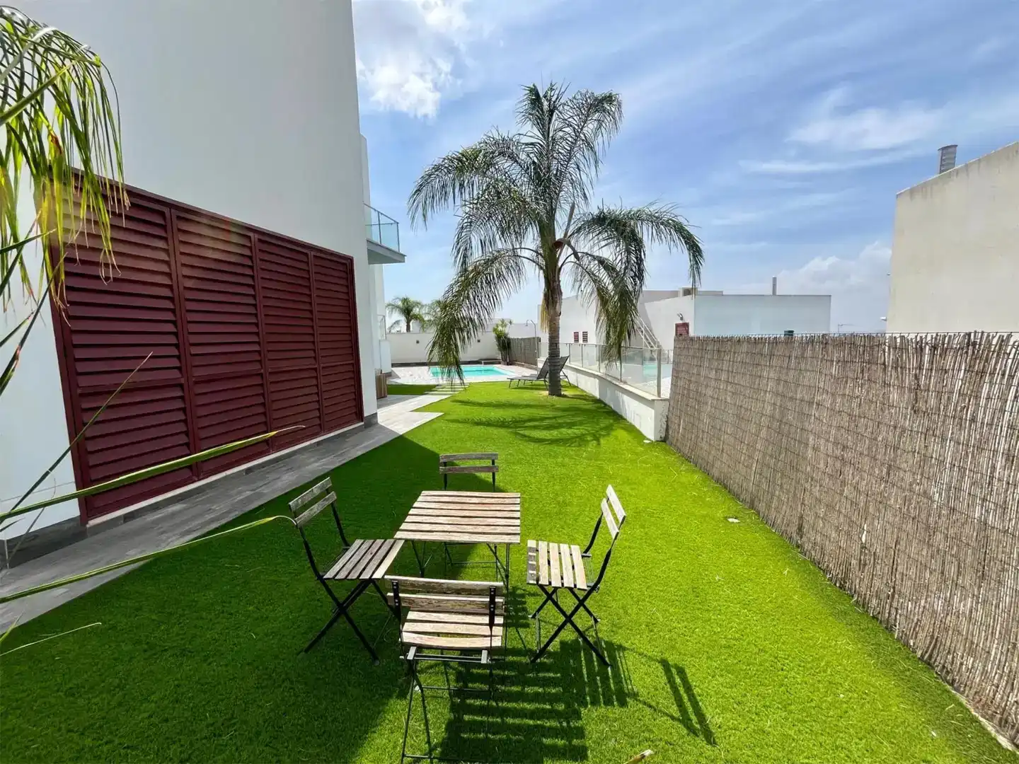 Terrassa de Casa o xalet en venda en Montequinto amb Aire condicionat, Piscina i Balcó