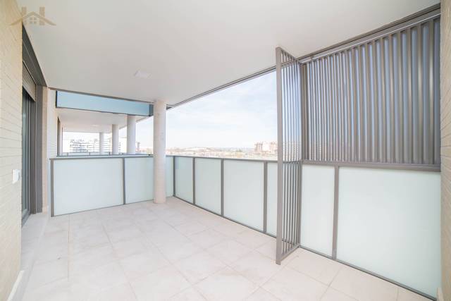 Piso en Venta en Calle Océano Pacífico en Urbanizaciones
