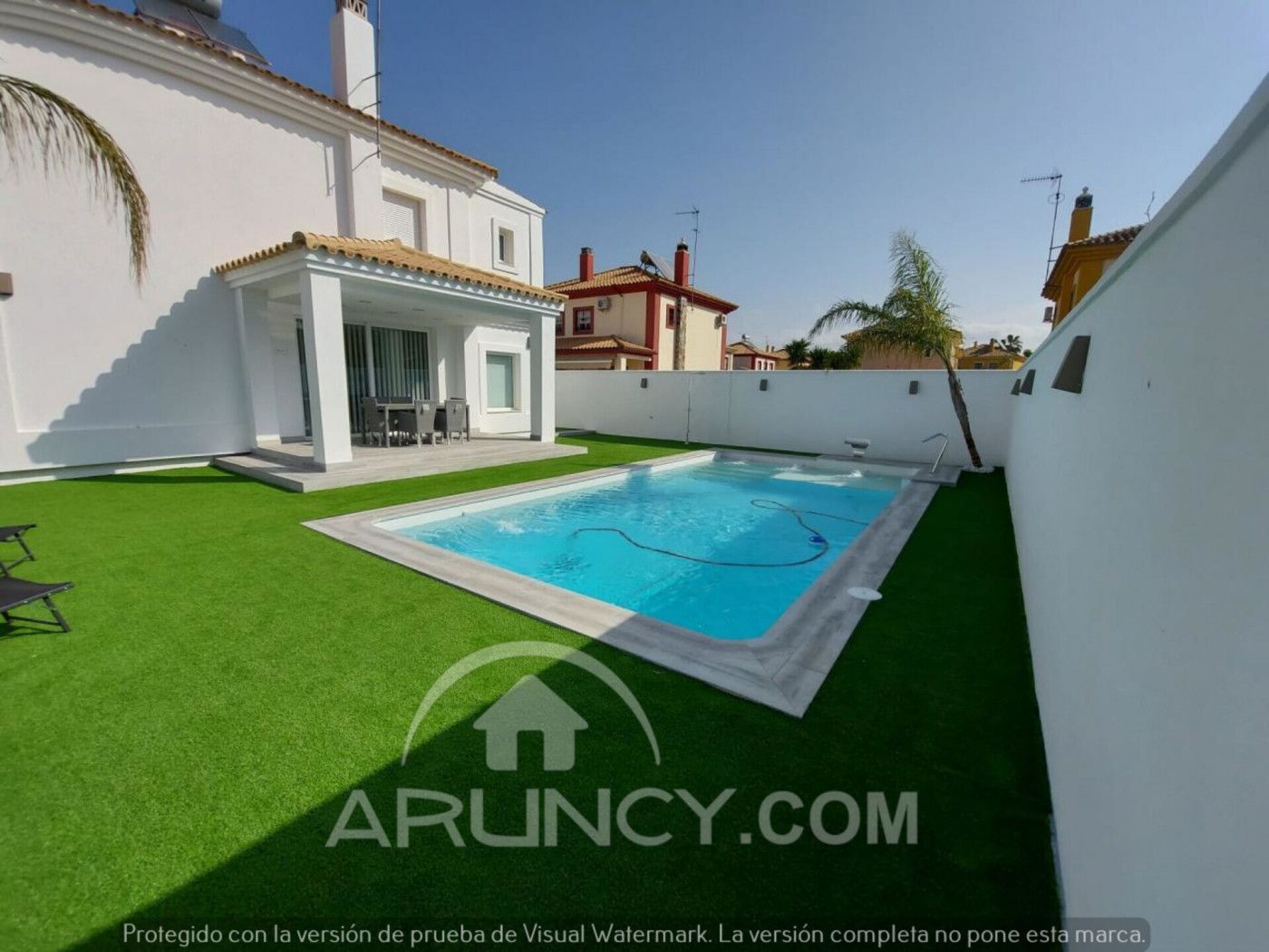 Piscina de Casa o xalet de lloguer en Montequinto amb Aire condicionat, Calefacció i Terrassa