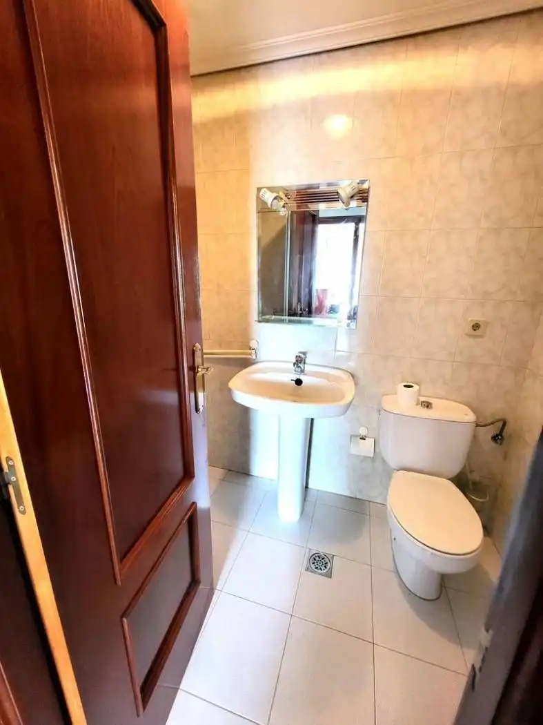 Baño de Piso de alquiler en Centro Urbano