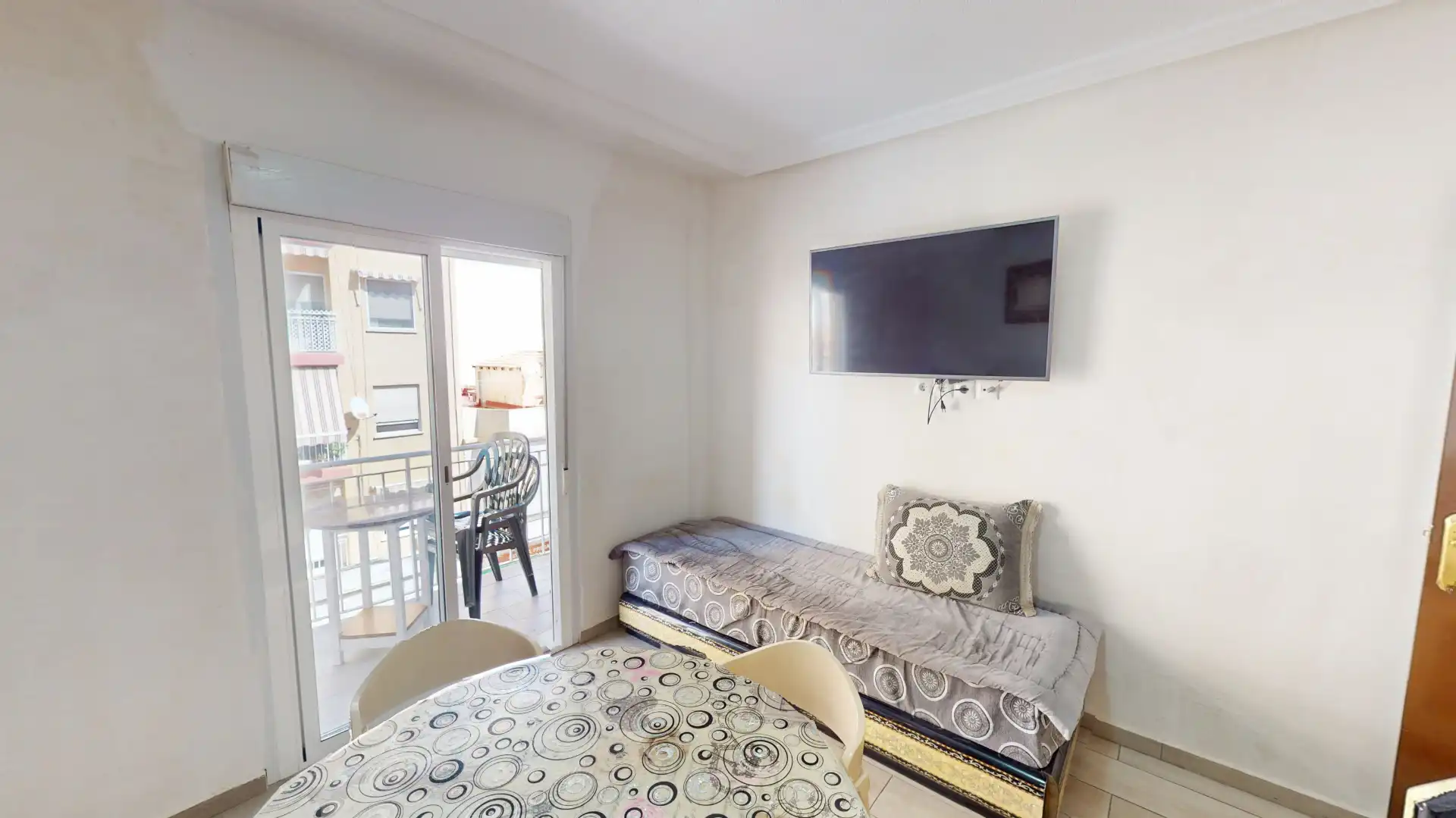 Wohnung mit Terrasse zum Verkauf in Carrer Fernanda Santamaría 57, imagen 2