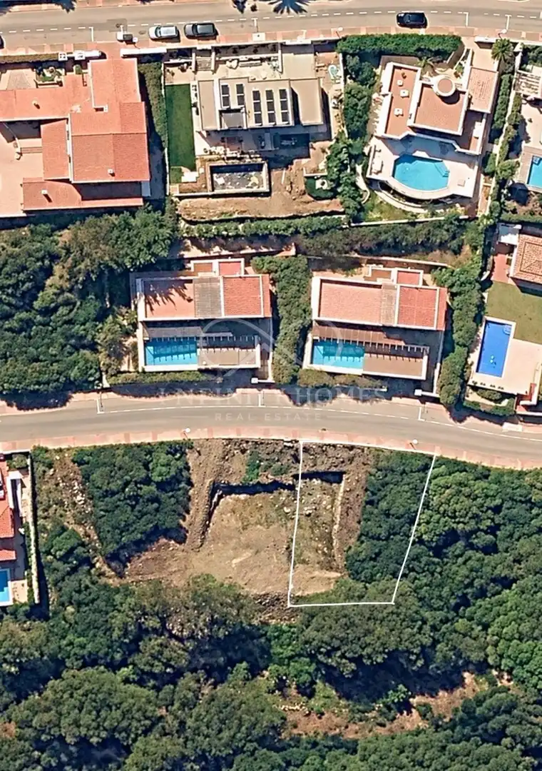 Terreno residencial en venta en Cala Llonga - Sa Mesquida