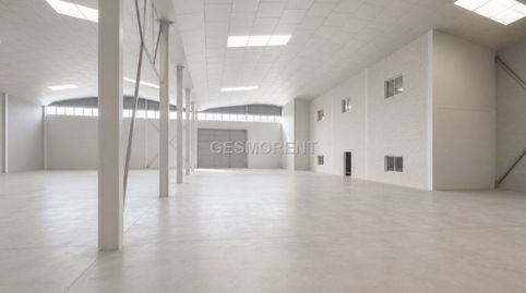 Foto 4 von Fabrikhallen zur Miete in Migjorn, Reus
