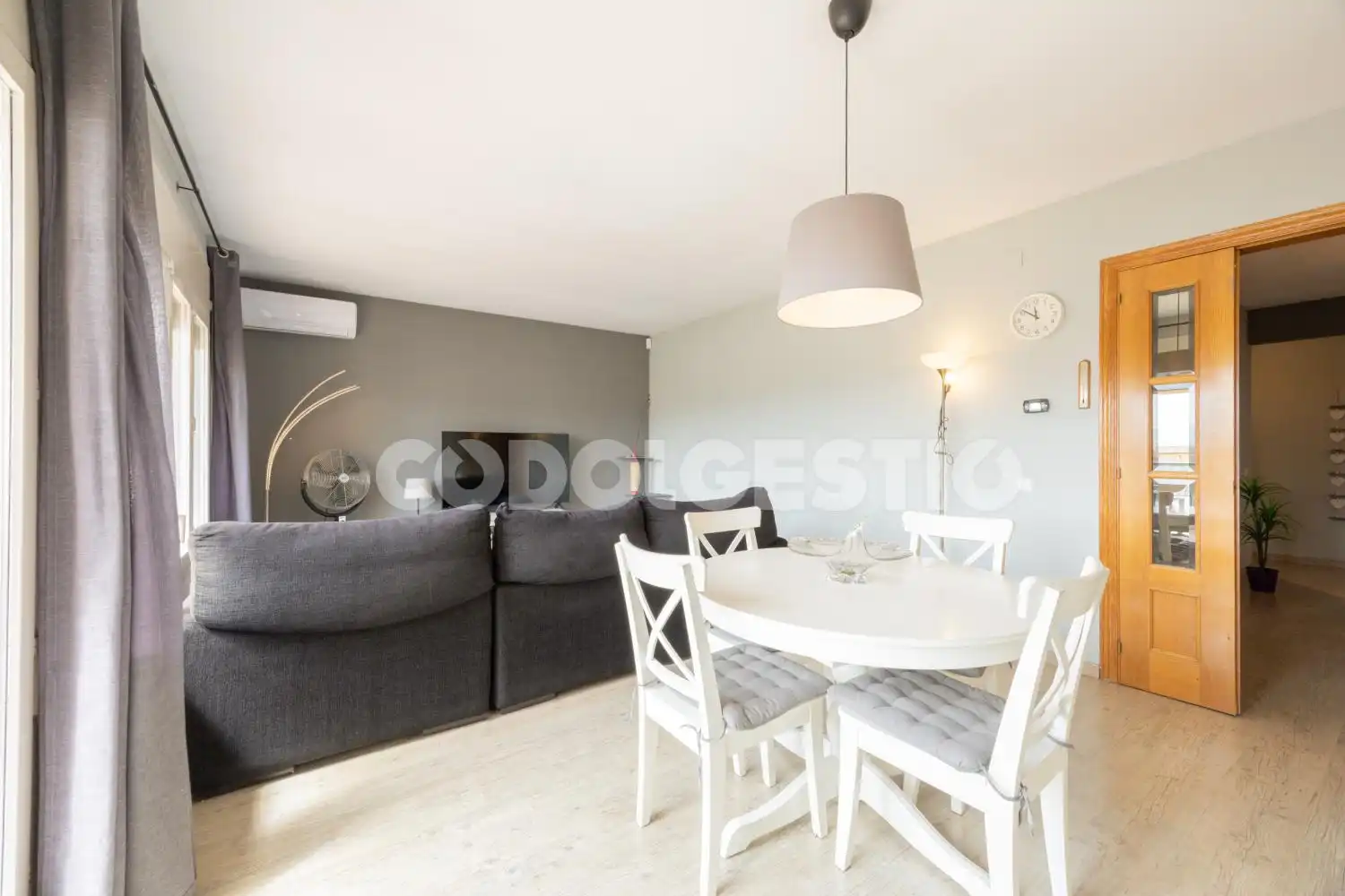 Sala de estar de Piso en venta en Manlleu con Terraza y Balcón