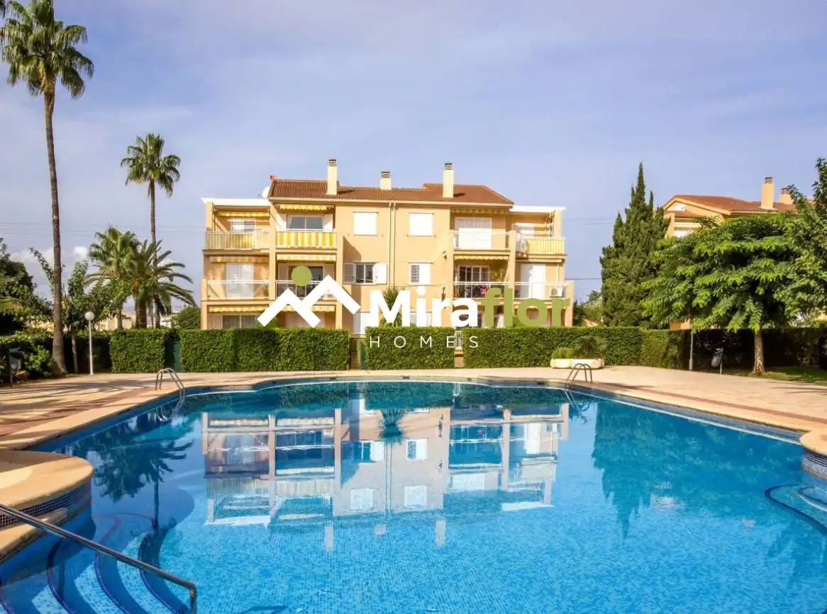 Vista exterior de Apartamento en venta en Dénia con Aire acondicionado, Terraza y Amueblado
