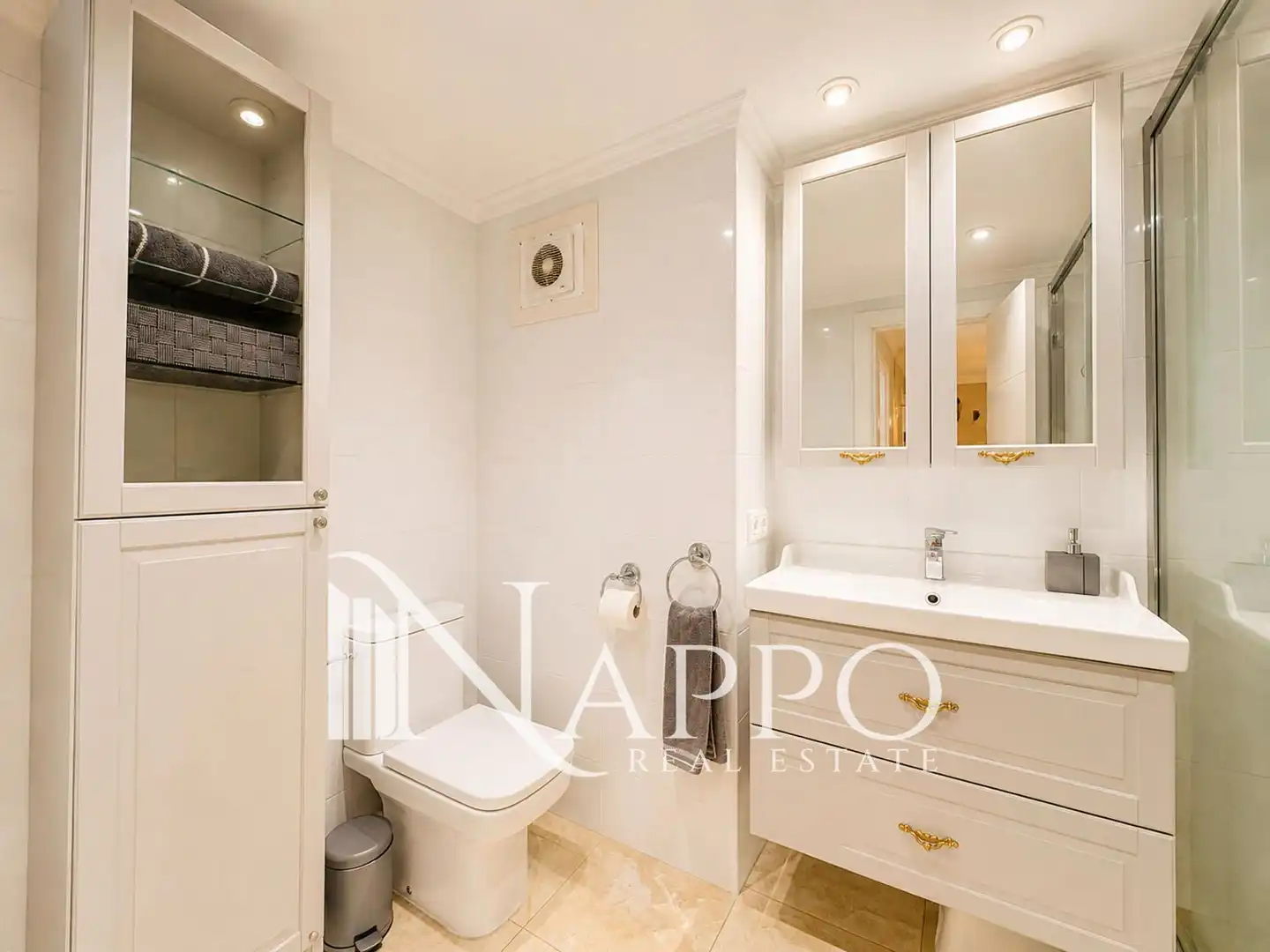 Baño de Piso en venta en  Palma de Mallorca con Aire acondicionado, Calefacción y Terraza