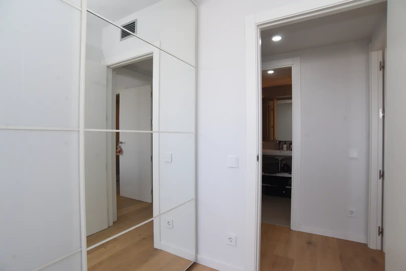Penthouse with terrace for sale in Carrer de l'Emigrant, imagen 17