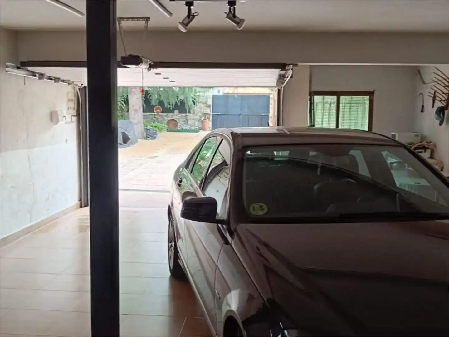 Aparcament de Casa o xalet en venda en Colmenar Viejo amb Jardí privat