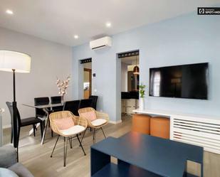 Living room of Apartment to share in  Madrid Capital  with Air Conditioner, Heating and Terrace