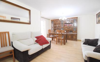 Schlafzimmer von Wohnung zum verkauf in  Madrid Capital mit Klimaanlage und Terrasse
