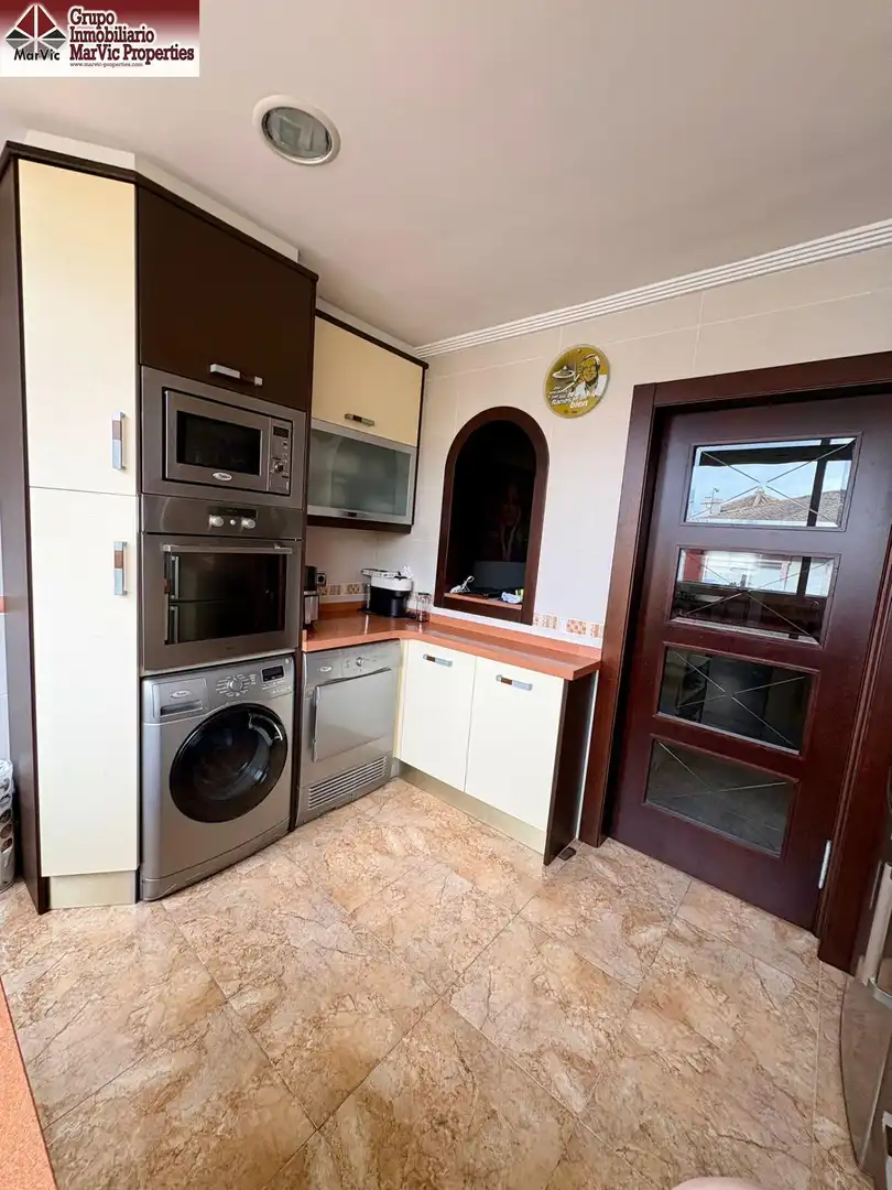 Cocina de Casa o chalet en venta en L'Alfàs del Pi con Aire acondicionado, Calefacción y Terraza