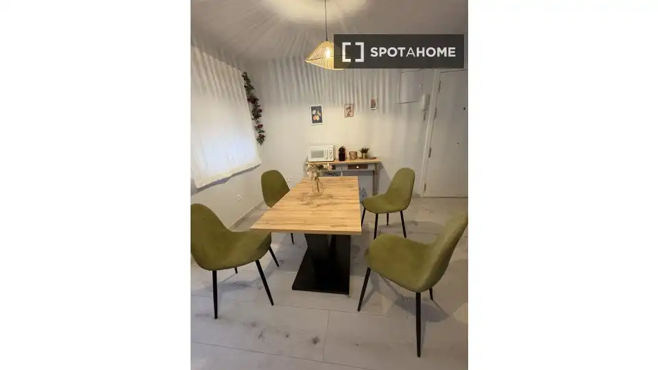 Room in Alipark
