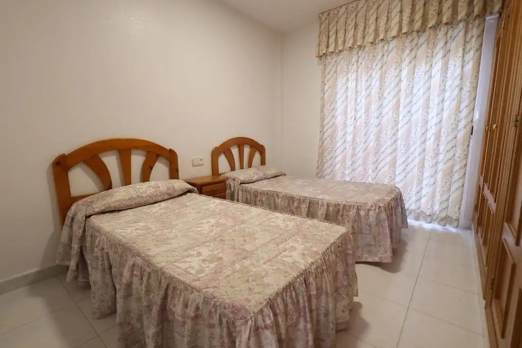 Dormitori de Casa o xalet de lloguer en Orihuela amb Jardí privat, Terrassa i Moblat