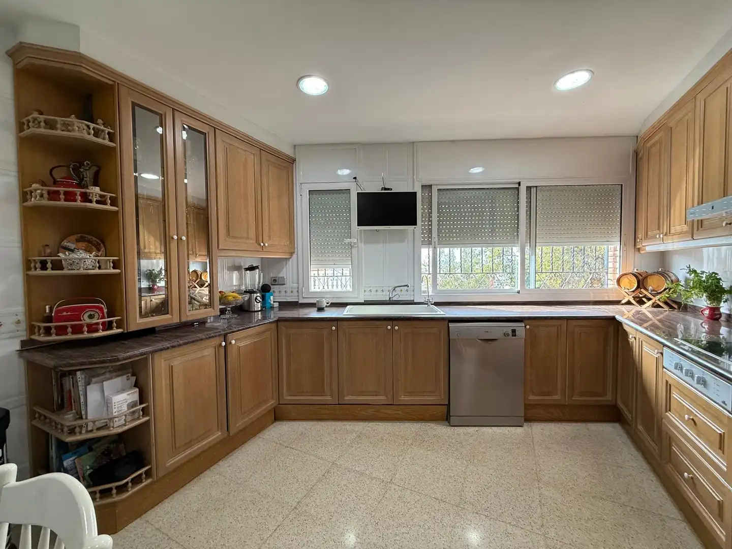 Küche von Haus oder Chalet zum Verkauf in Santa Coloma de Gramenet mit Klimaanlage, Heizung und Terrasse
