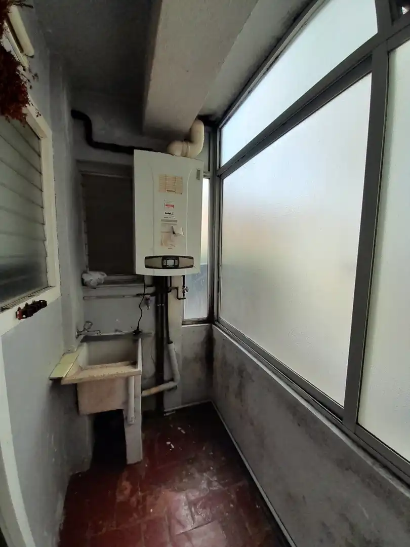 Baño de Piso en venta en Olot con Calefacción, Trastero y Balcón
