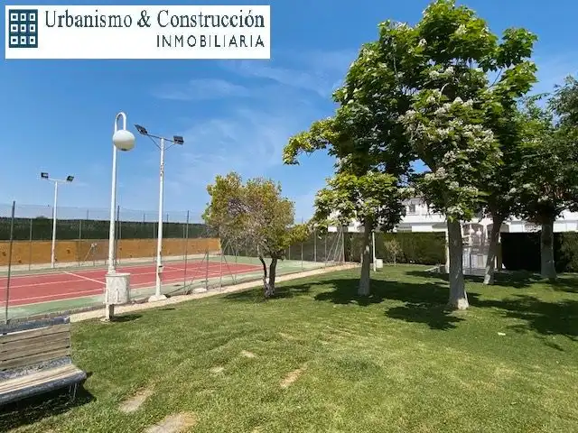 Adossat amb terrassa en venda a Ciudad Jardín, imagen 2
