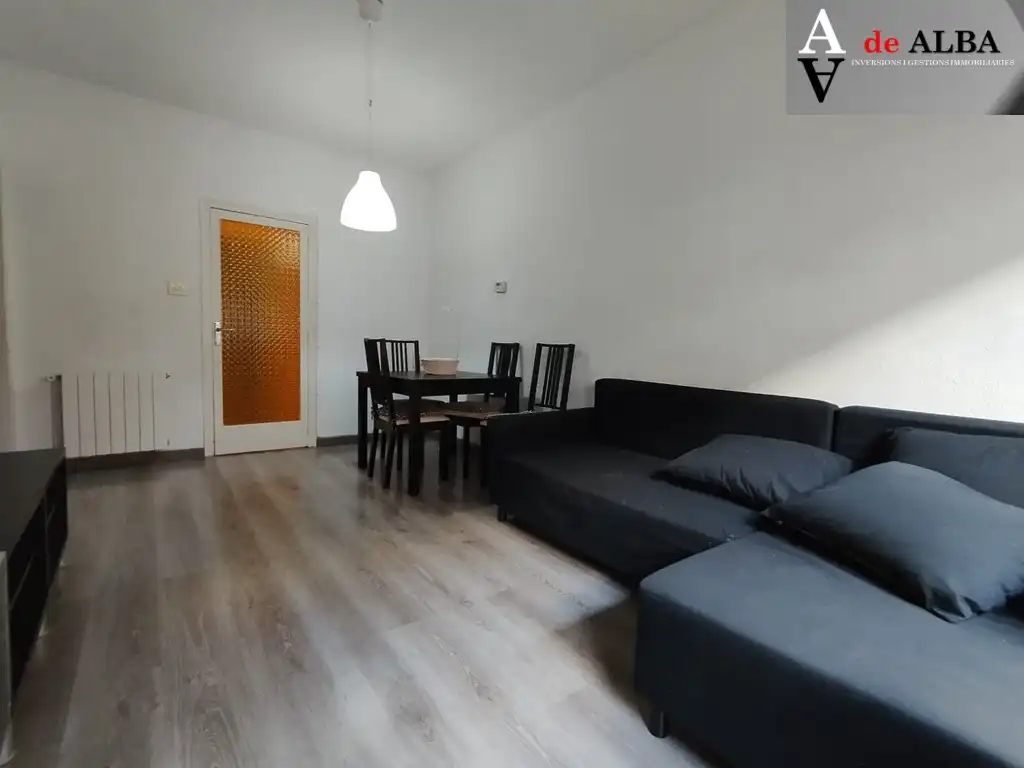 Living room of Flat for sale in Esplugues de Llobregat  with Air Conditioner, Heating and Parquet flooring