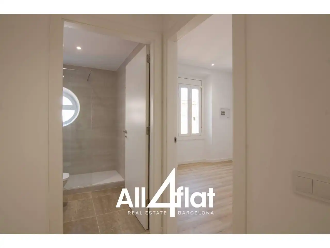 Badezimmer von Maisonette zur Miete in Mataró mit Klimaanlage und Parkett