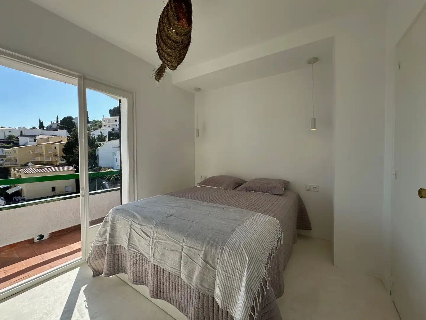 Dormitori de Casa adosada en venda en Roses amb Aire condicionat, Jardí privat i Terrassa