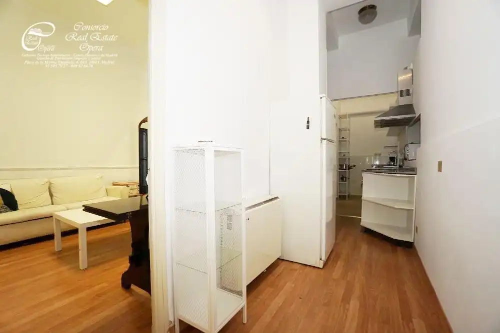 Flat for rent in Calle BOLA, Palacio