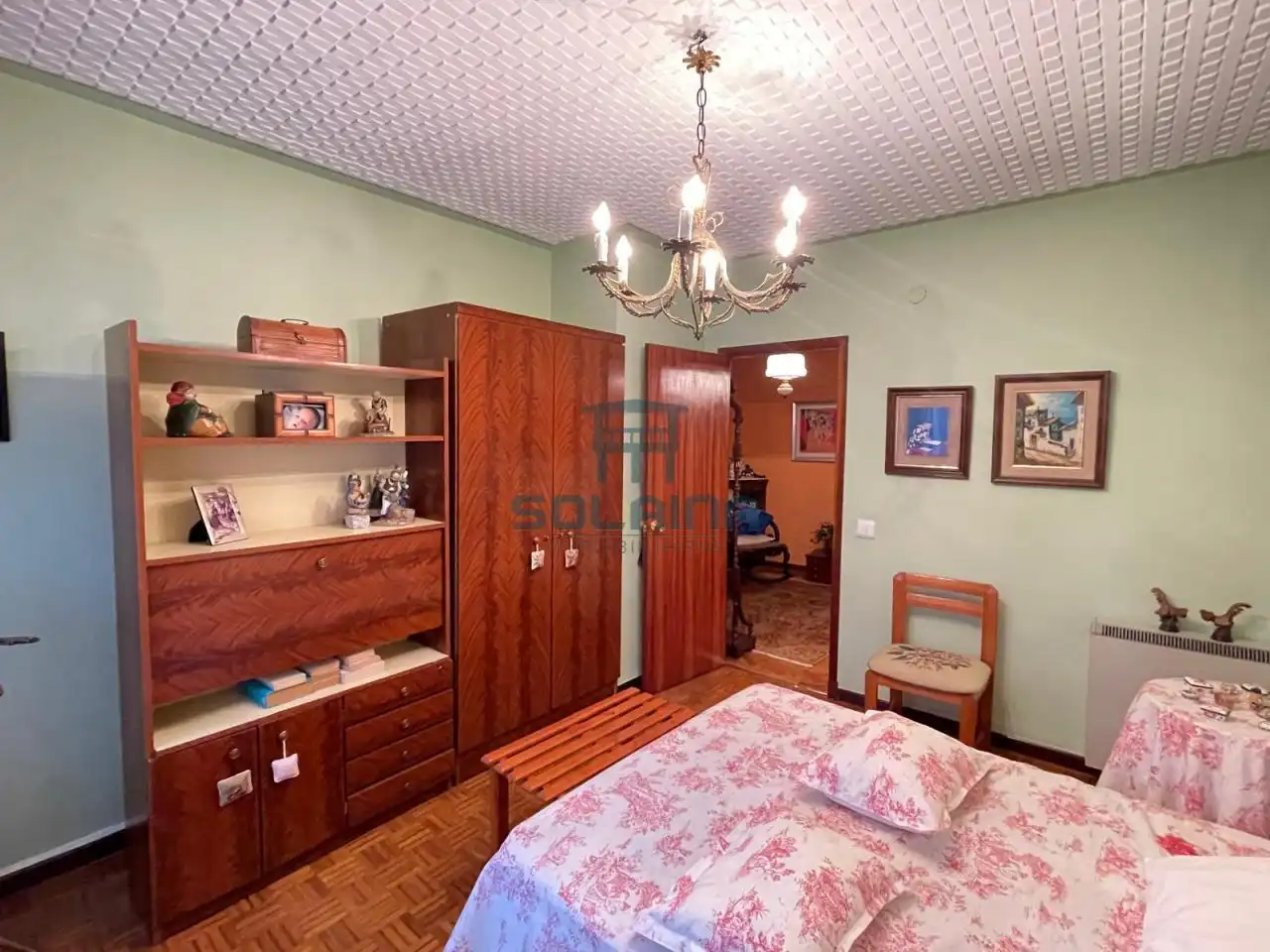 Habitación de Piso en venta en Ourense Capital  con Calefacción, Parquet y Balcón