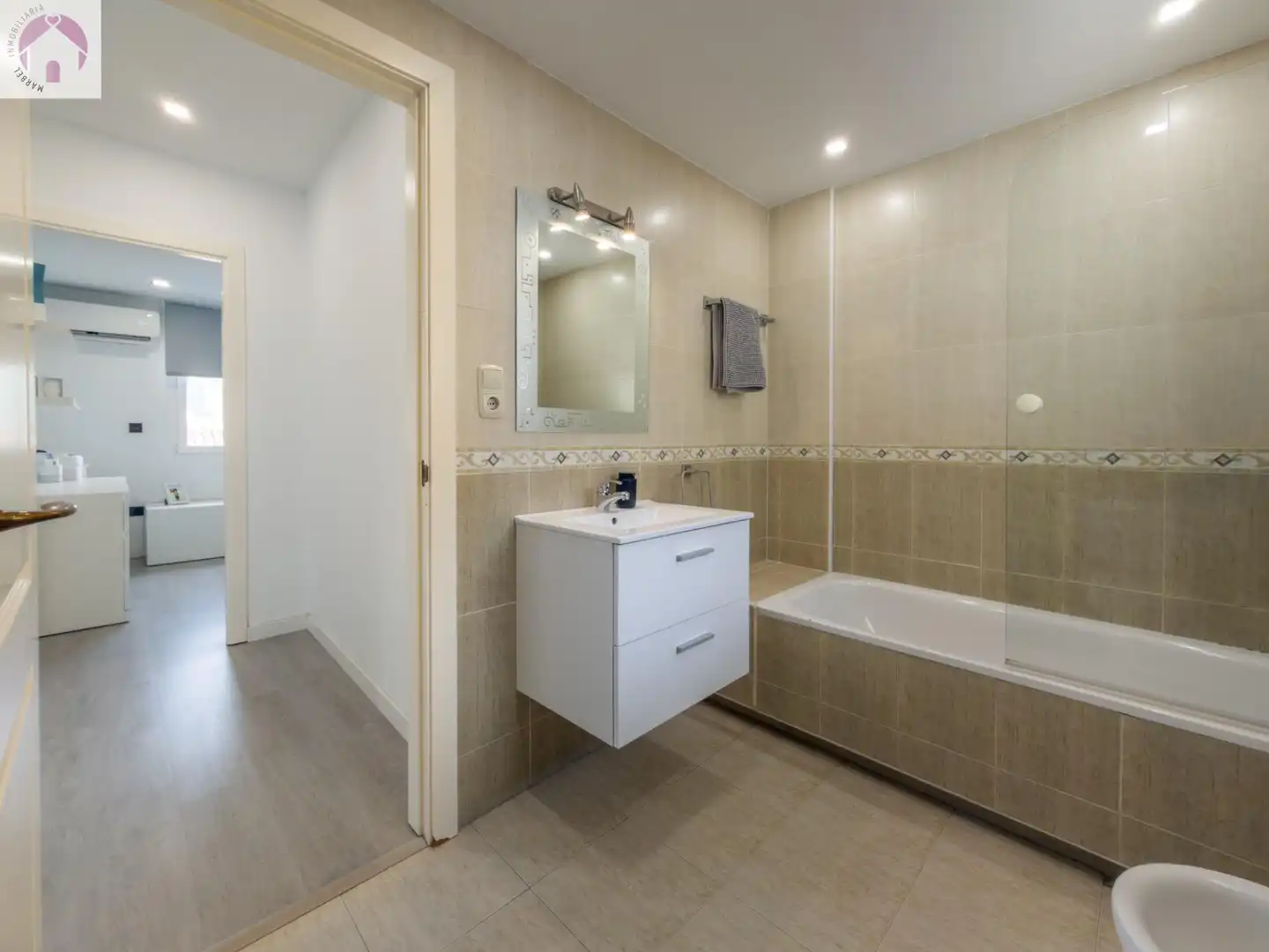 Bathroom of Detached homes for sale in Cenes de la Vega  with Air Conditioner, Heating and Terrace