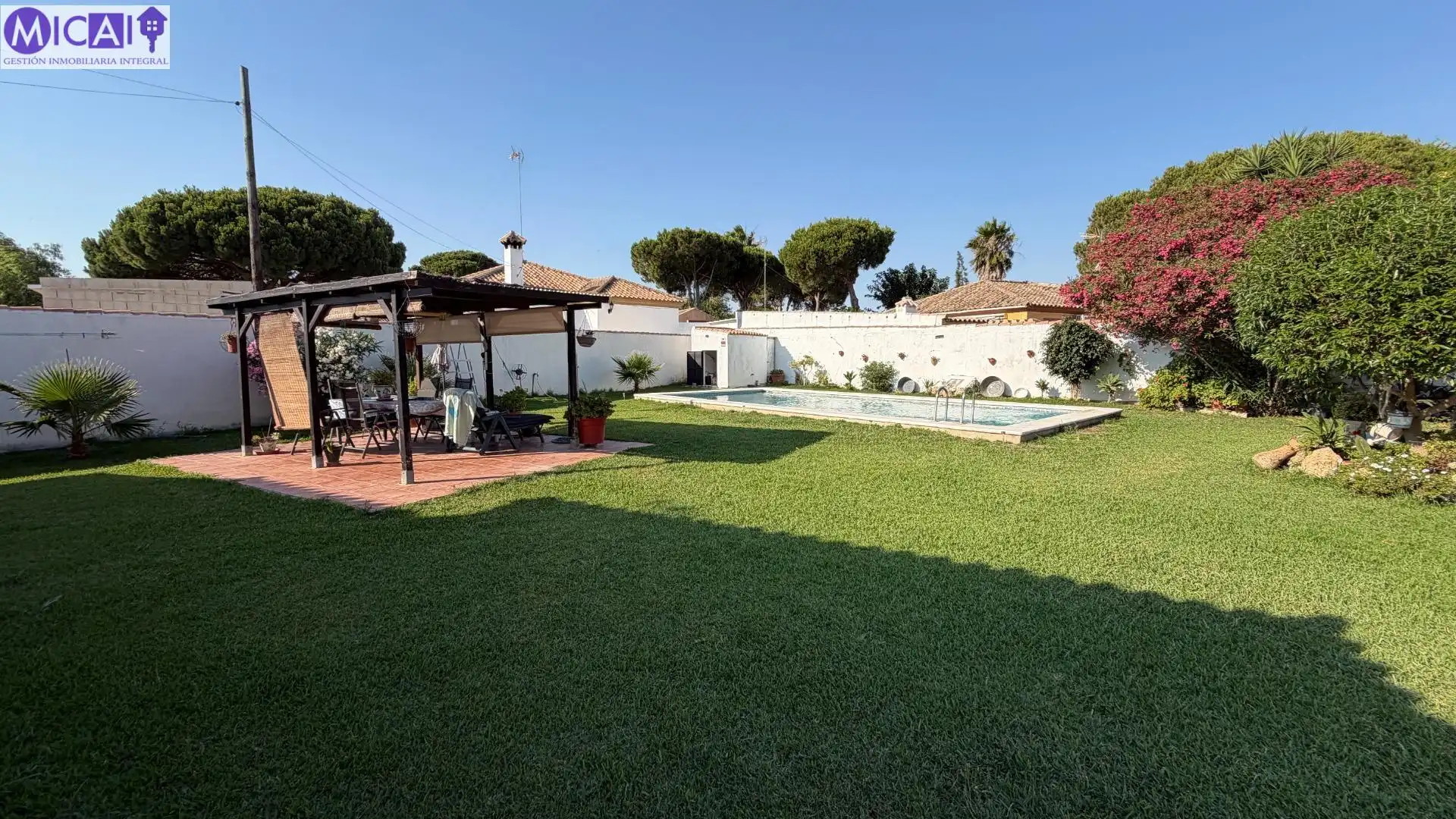 Jardí de Casa o xalet en venda en Chiclana de la Frontera amb Jardí privat, Traster i Piscina