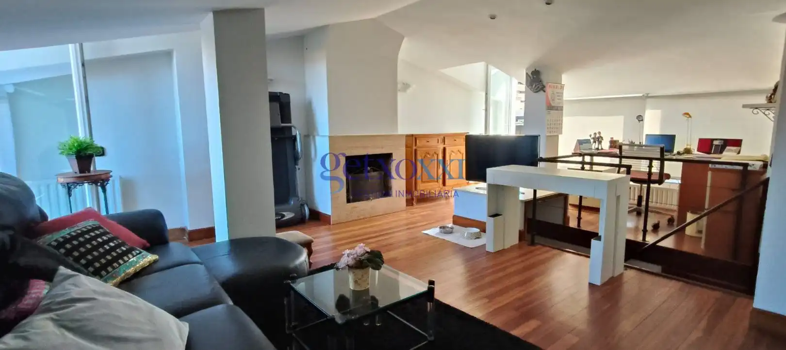 Sala d'estar de Àtic en venda en Getxo  amb Calefacció i Terrassa