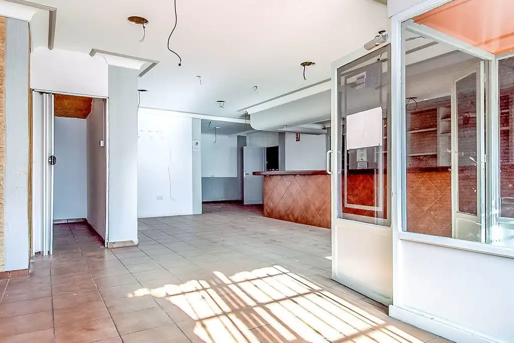 Local en venta en Valdepeñas