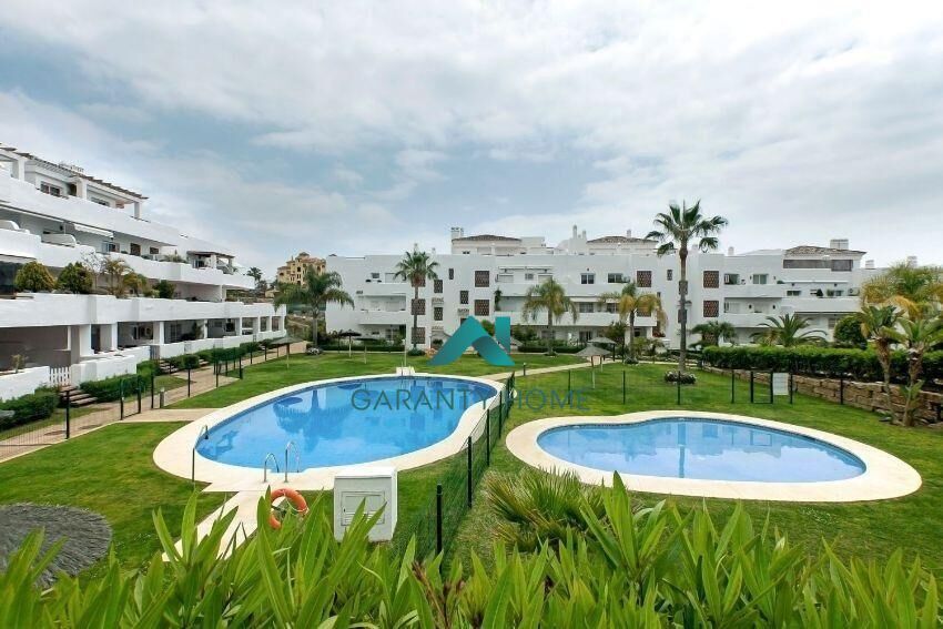 Exterior view of Flat to rent in Estepona  with Air Conditioner, Heating and Terrace
