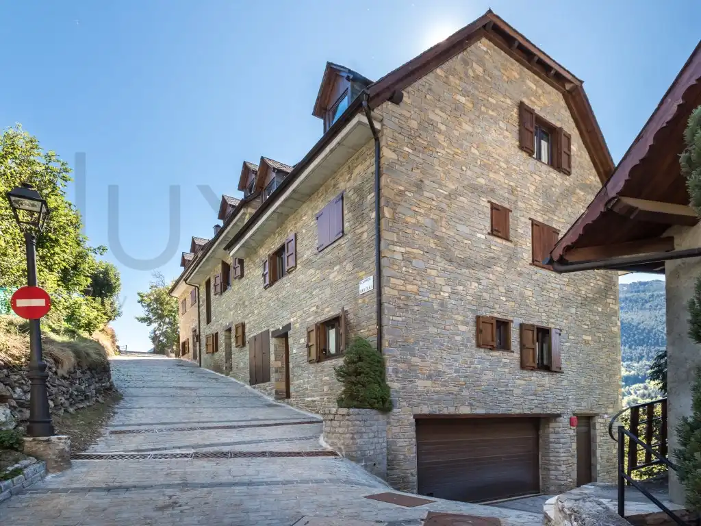 Vista exterior de Casa o chalet en venta en Naut Aran