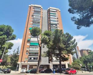 Exterior view of Flat for sale in  Madrid Capital  with Heating, Parquet flooring and Terrace