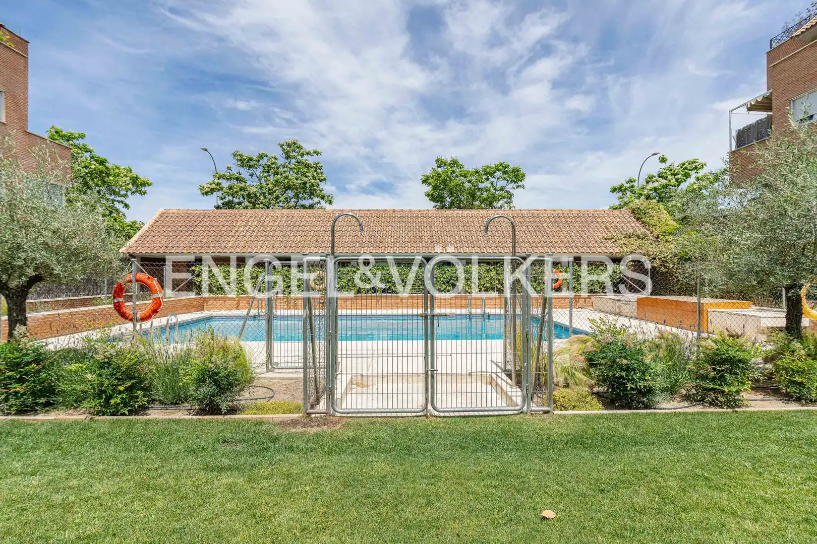 Piscina de Piso en venta en Madrid con Aire acondicionado, Calefacción y Terraza