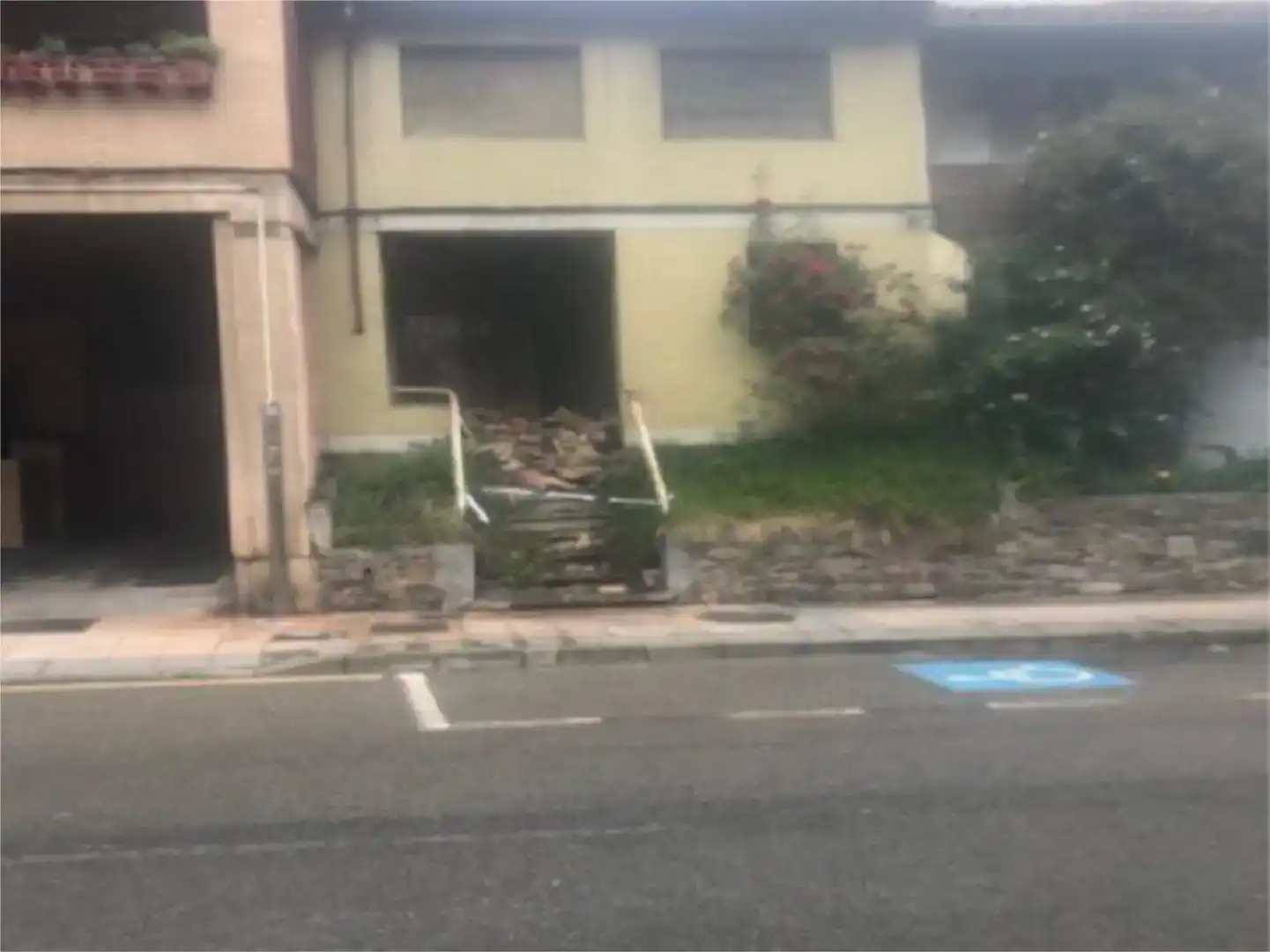 Vista exterior de Casa adosada en venda en Gozón amb Balcó