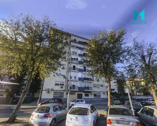 Exterior view of Flat for sale in  Sevilla Capital