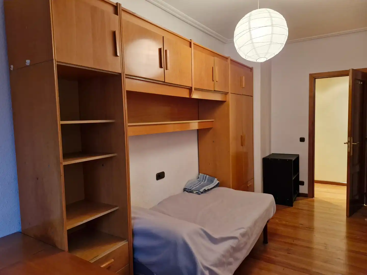 Habitación de Piso de alquiler en Vitoria - Gasteiz con Calefacción, Parquet y Amueblado