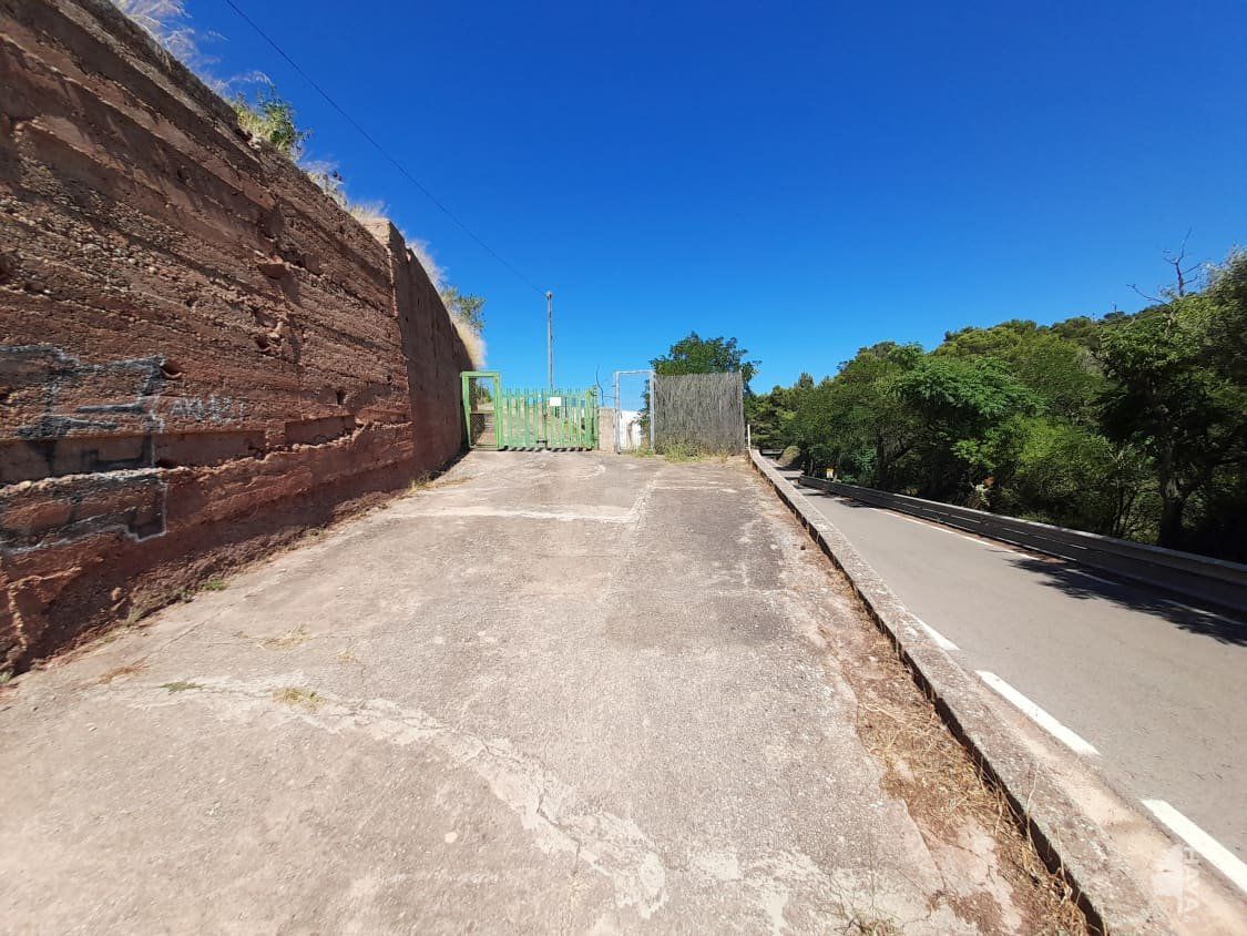 Exterior view of Building for sale in Serra