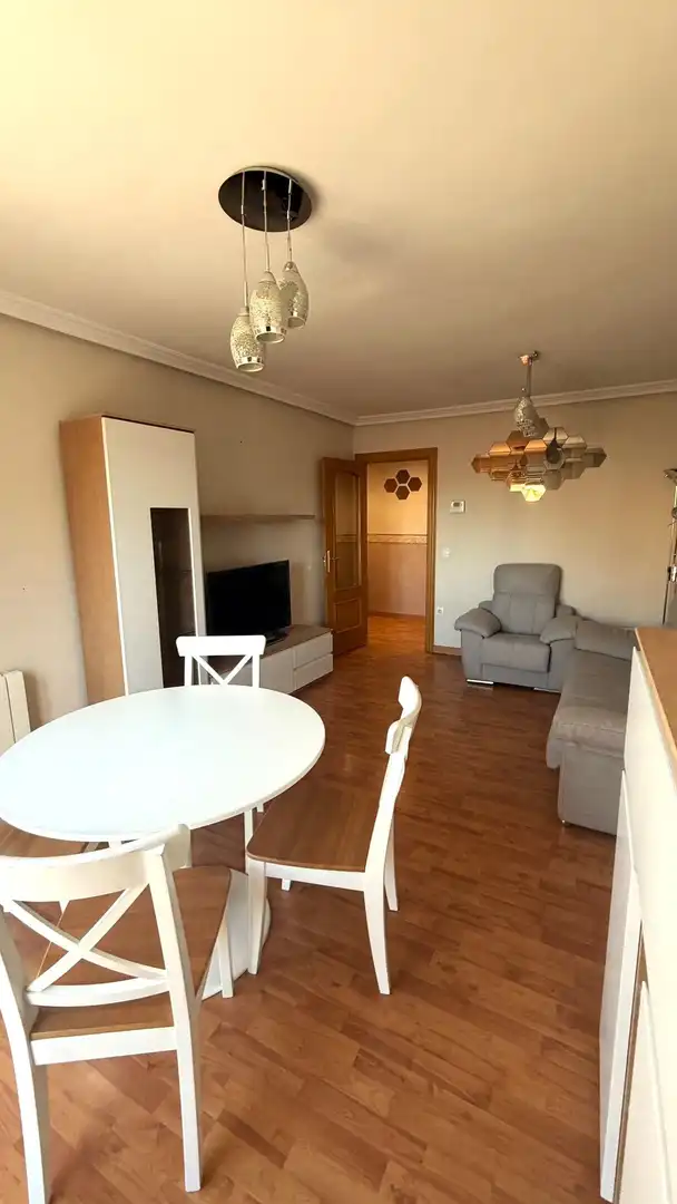 Sala d'estar de Pis en venda en Laguna de Duero amb Calefacció i Moblat